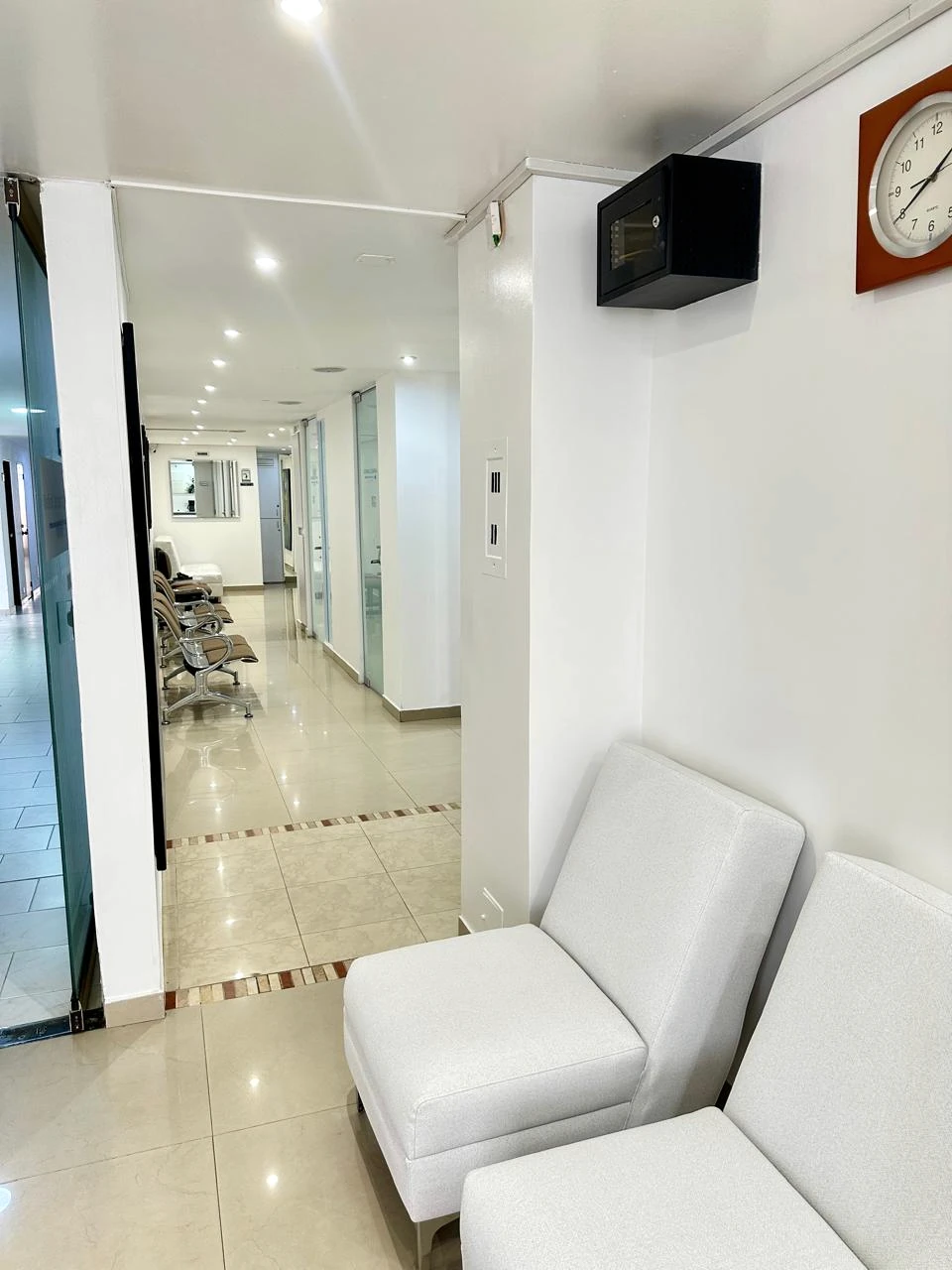 Sala de espera y corredor
